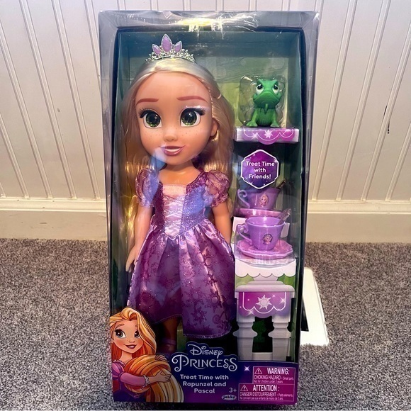 New in box! Disney Princess doll - Picture 1 of 5